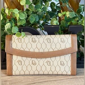 Christian Dior Vintage,  Honeycomb, Kiss-Lock Clutch Wallet. Made in Spain